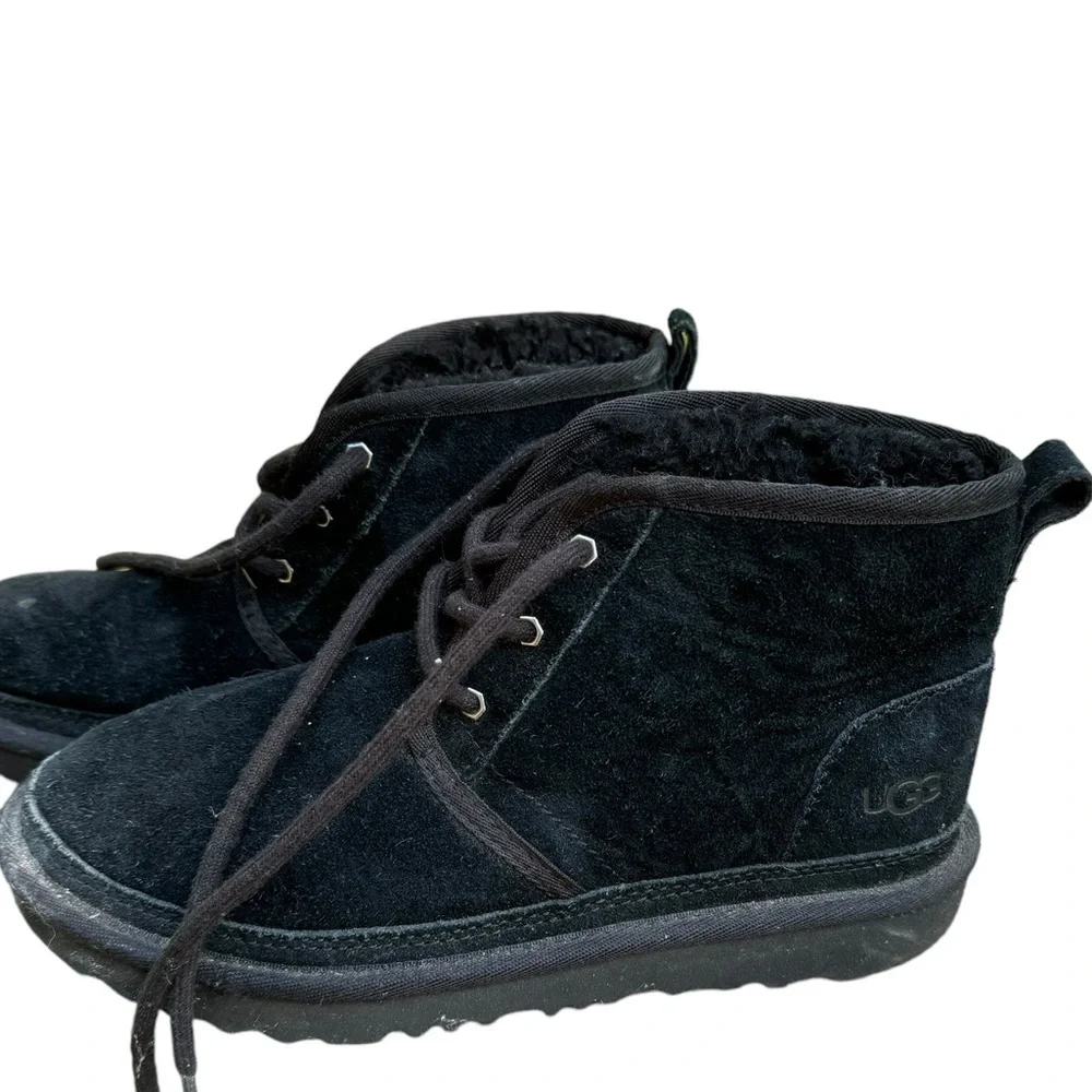 Ugg Black Suede Lined Lace Up Neumel II Boots Youth Size 4 Shoes 1017320K